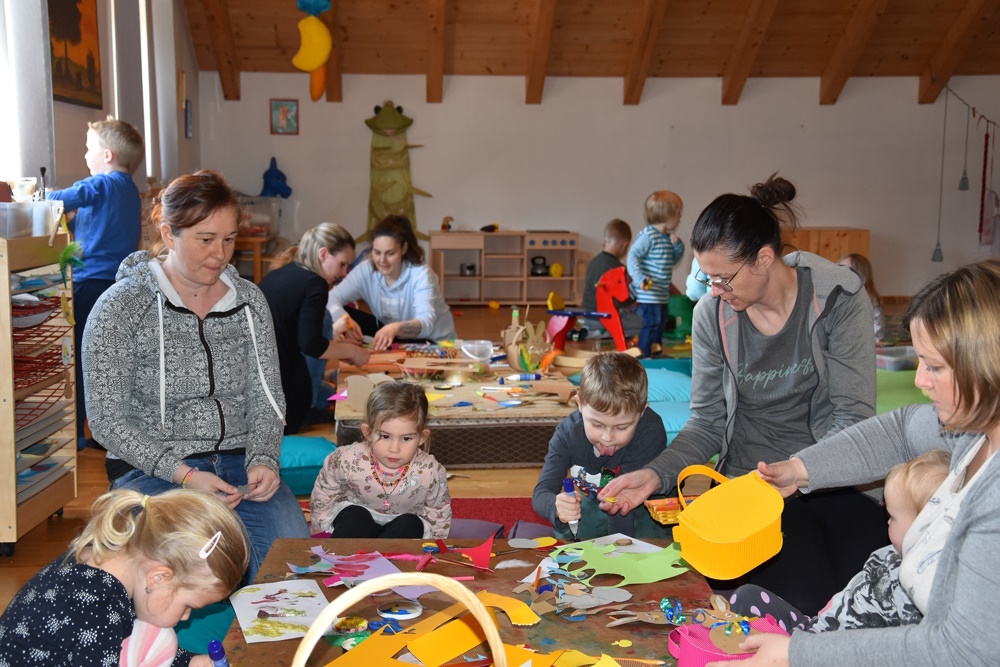 Osterbasteln im Eltern-Kind-Zentrum Niedernsill / Katharina Mayrhuber,MSc